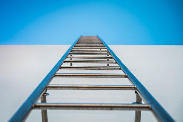 🌟 Tall Tales: Ladder Rungs Stretching