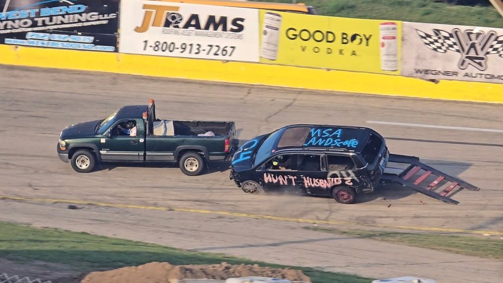 First one to drive up the moving trailer wins - Slinger Slamfest 2026