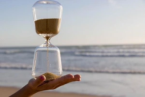 And then it’s Monday… Again hourglass