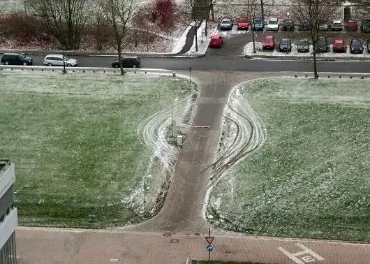 Funny Pictures of Snow Parking Lot