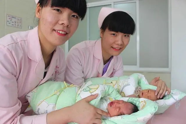 twins newborn