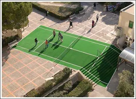 tennis steps from court