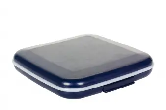 A joke about a makeup compact found on the street. A joke about a couple finding a makeup compact.