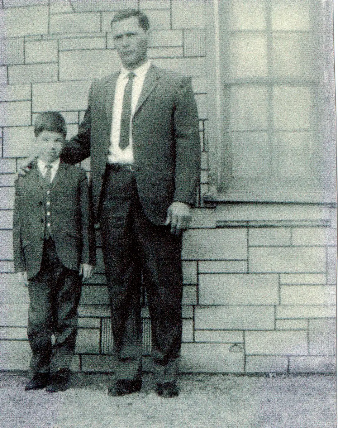 sharpeddressedlarsonmmen