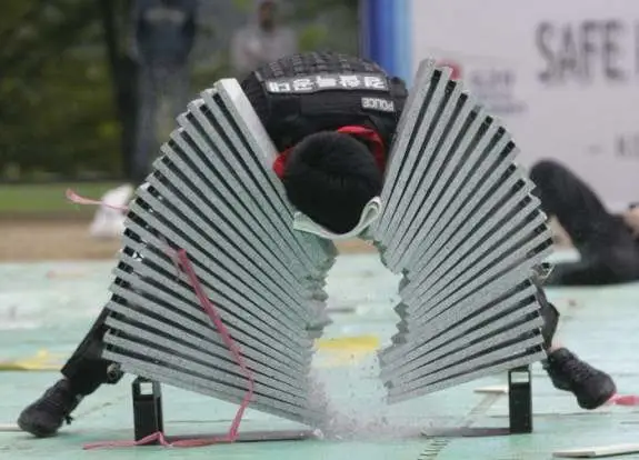 A funny construction picture.