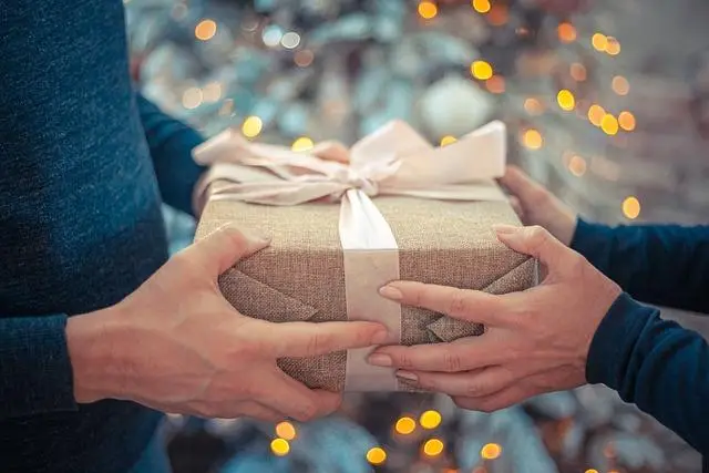 gift hands